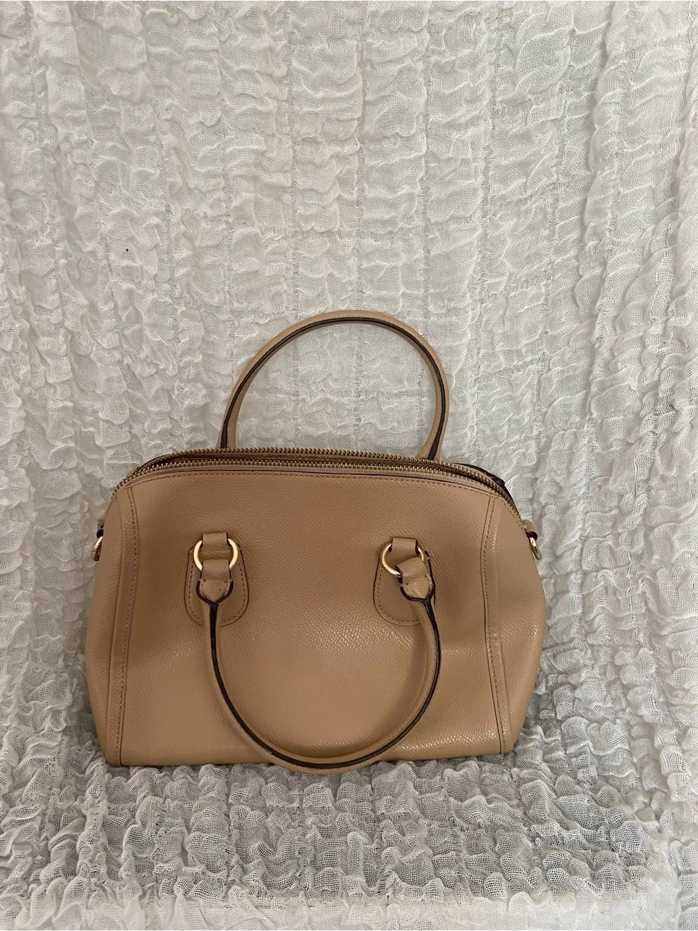 Coach compact dome